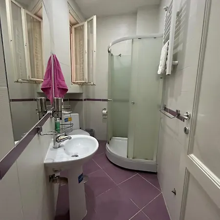 Epicenter Apartment *